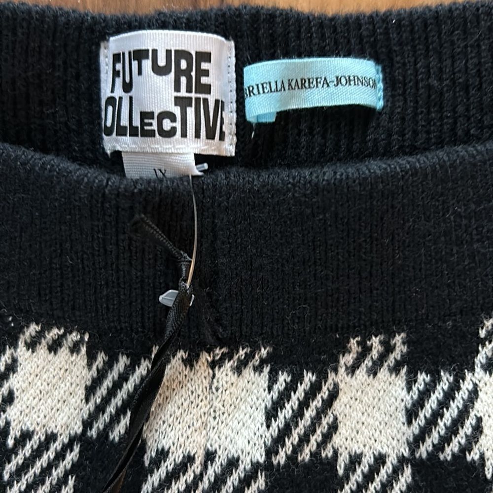 NEW Future Collective Shorts - Picture 5 of 6